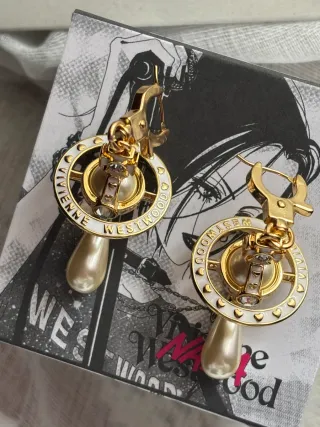 Pendientes Perla Orbe Nana x Vivienne Westwood