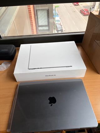 MacBook Air M3 15.3 53 ciclos 8gb y 256gb
