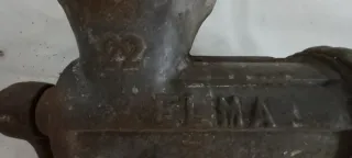 Picadora ELMA 22 de carne antigua