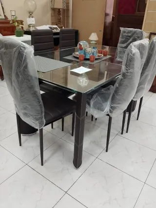 Mesa de comedor cristal y patas metal + 6 Sillas