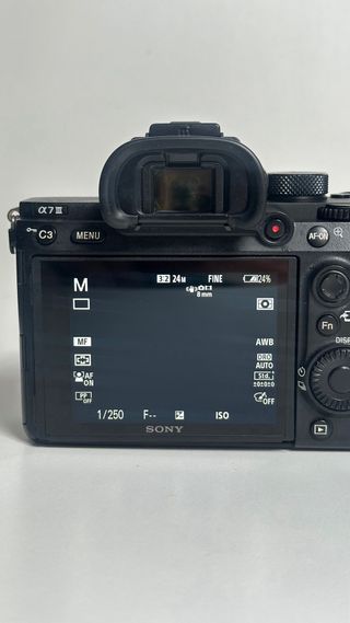 Camara Sony A7 III + bateria extra / Full Frame