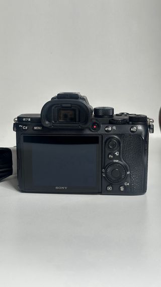 Camara Sony A7 III + bateria extra / Full Frame