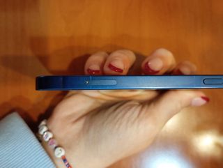 iPhone 12 Blu in buone condizioni