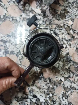 Carrete de pesca pequeño vintage