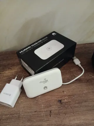 Huawei E5573C Mobile WiFi Router