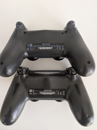 PS4 Pro 1TB + 2 Mandos y 26 Juegos