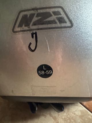 Cascos Nzi Urbis Gris