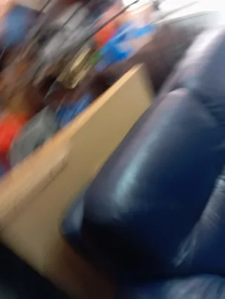 Sofá de 2 plazas de cuero azul