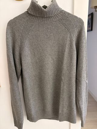 Jersey de cuello alto gris