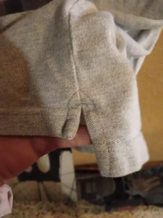 Polo Levi's Gris Manga Corta Cuello y botones.