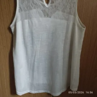 Blusa blanca con flores talla 32