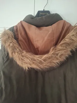 Chaqueta impermeable con capucha mujer