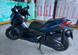 Yamaha X-MAX Maxi Scooter Automática