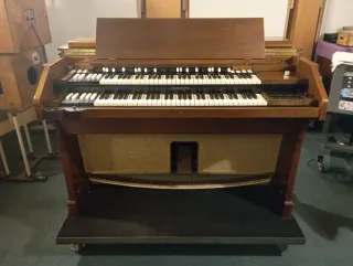 Órgano Hammond D152 + Leslie 122 (B3 pero Deluxe)