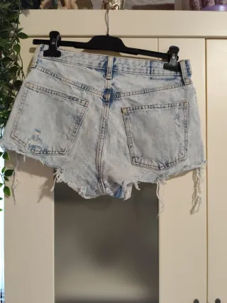 Shorts vaqueros Stradivarius desgastados