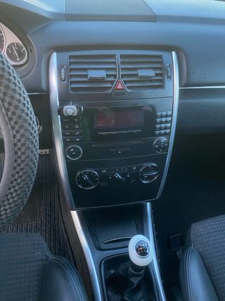 Mercedes-Benz Clase B200 CDI 140CV