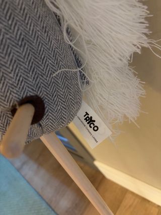 Caballo de juguete infantil con palo de madera