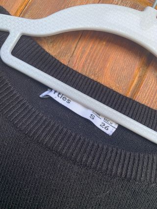 Camiseta negra de manga larga