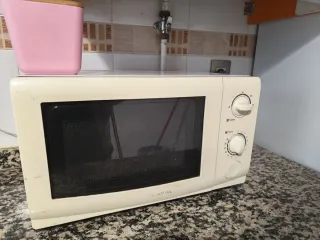 Microondas blanco