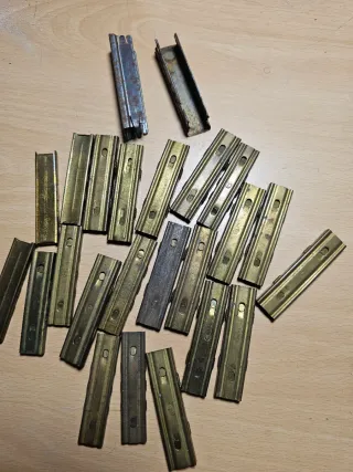 Chapas de guerra metálicas