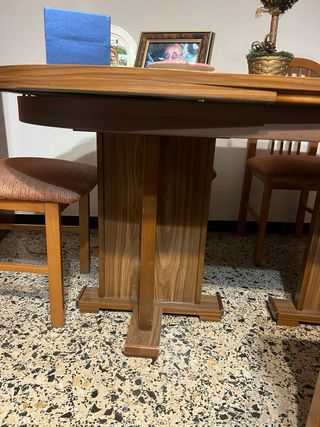 Mesa comedor extensible , 6 sillas madera
