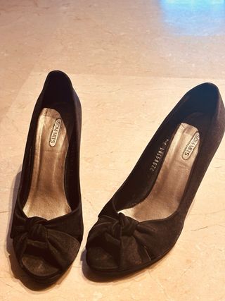 Zapatos de tacón negros Summits