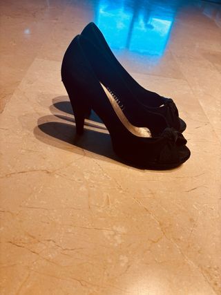 Zapatos de tacón negros Summits