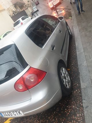 Volkswagen Golf 2004
