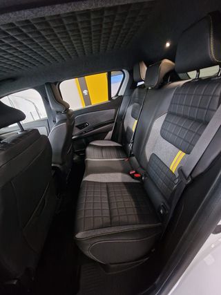 Renault 4 ICONIC E-TECH 2025