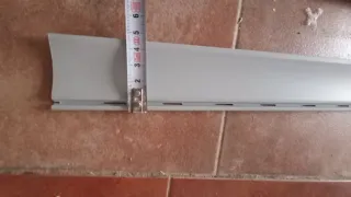 Lamas de persiana gris