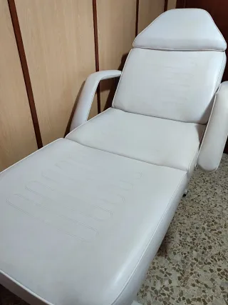 Camilla estética y silla