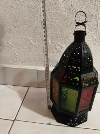 Farolillo negro con cristales de colores