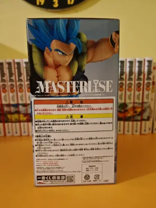 Gogeta SSGSS Dragon Ball Figure Ultimate Variation