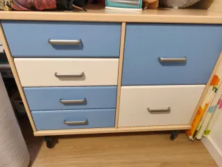 Cajonera infantil azul y blanca