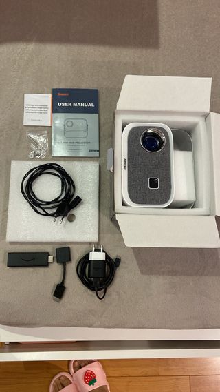Proyector Mini Jimveo E18 + Fire TV Stick