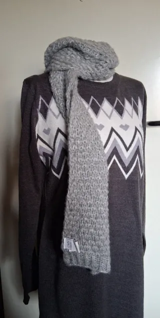 Sciarpa donna in maglia grigia