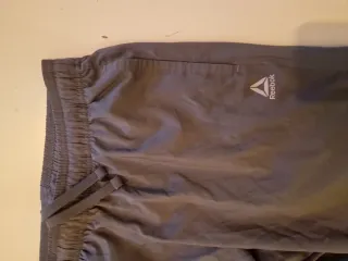 Pantalón chándal Reebok gris M