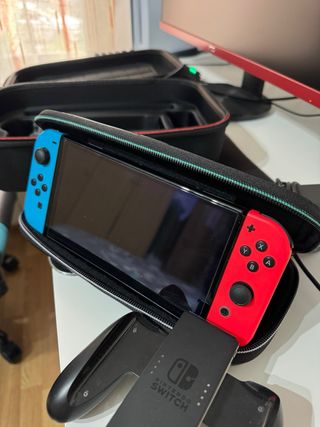 Nintendo Switch OLED Azul/Rojo + Accesorios