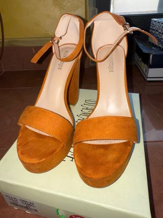 Sandali Diamantique colore cammello