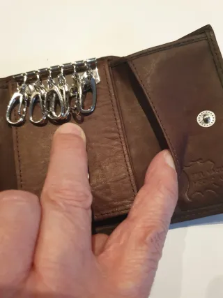 Llavero Cartera Monedero Paco Gómez Marrón