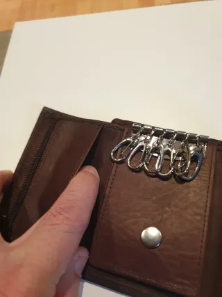 Llavero Cartera Monedero Paco Gómez Marrón