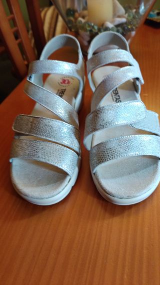 Sandalias NOTTON plateadas verano cómodas