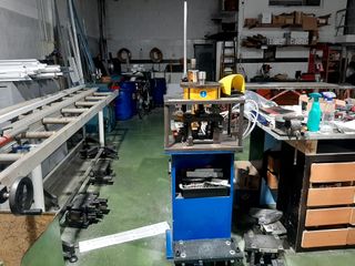 Maquinaria aluminio y camión