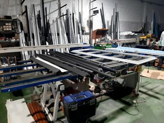 Maquinaria aluminio y camión