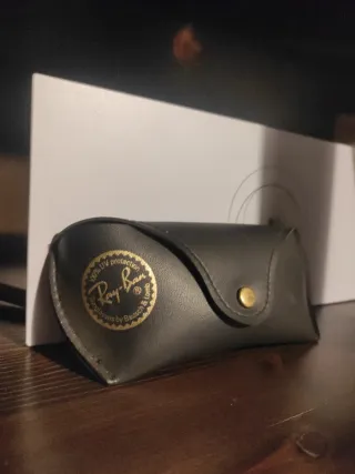 Gafas de sol Ray-Ban plateadas y negras