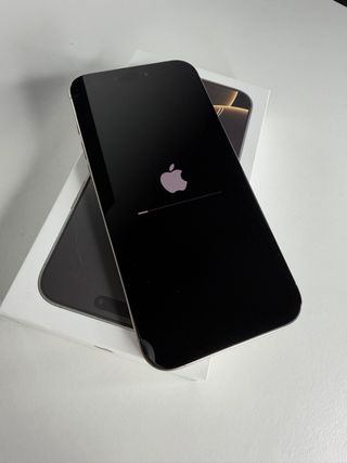 iPhone 16 Pro Max GRIS