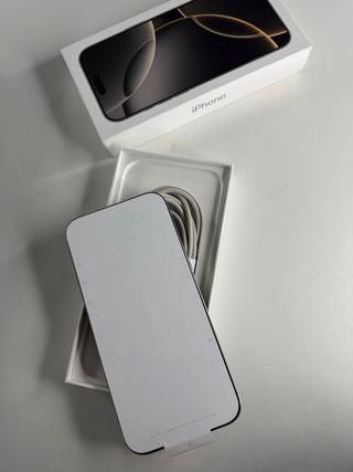 iPhone 16 Pro Max GRIS