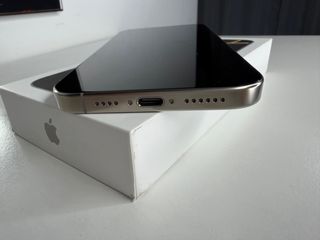 iPhone 16 Pro Max GRIS