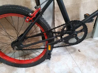 Bicicleta BMX negra