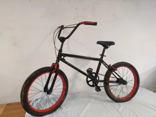 Bicicleta BMX negra